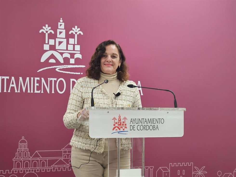 Archivo - La concejala socialista en Córdoba, Isabel Bernal.