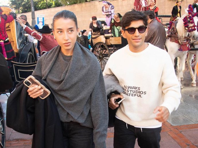 Jorge Martín y María Monfort llegan a la plaza de toros de la Las Ventas para la corrida de Goyesca a 02 de Mayo de 2025 en Madrid (España).