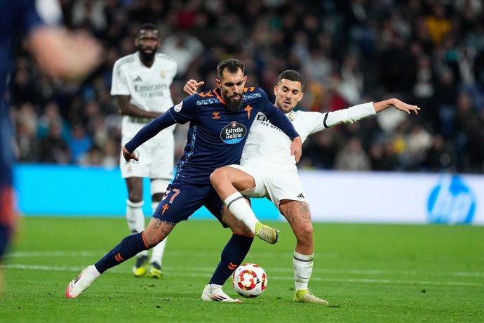 Archivo - Borja Iglesias y Dani Ceballos en el Real Madrid-RC Celta de Copa del Rey