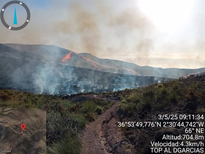 Imagen del incendio de esta mañana en Huércal de Almería.