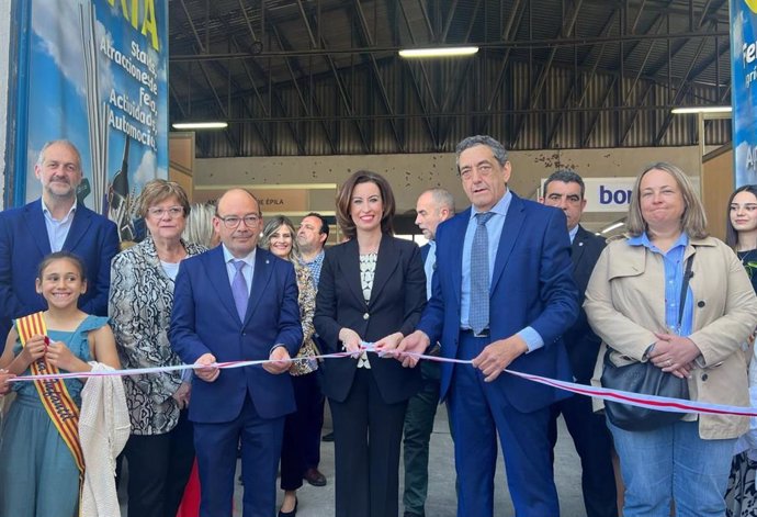 La vicepresidenta de la DPZ, Teresa Ladrero, este sábado en la localidad zaragozana de Épila en la inauguración de la XIX edición de VALGA, la Feria Agrícola Comercial y Ganadera de Valdejalón.