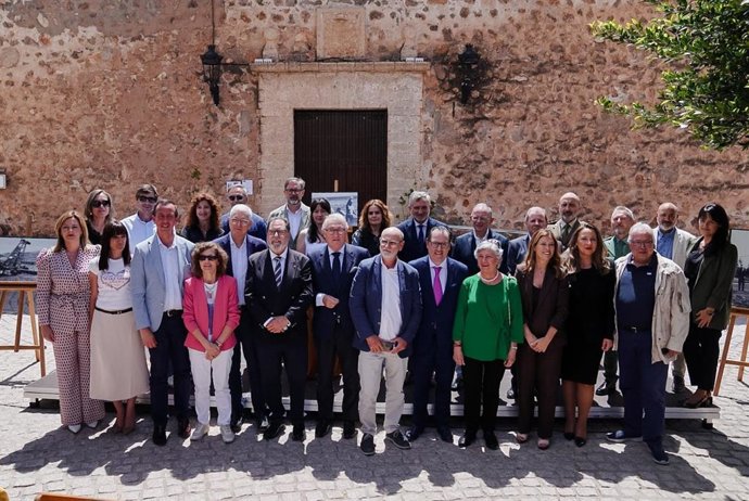 La Asociación de Periodistas - Asociación de la Prensa de Almería celebra su 94º aniversario en el municipio almeriense de Enix.