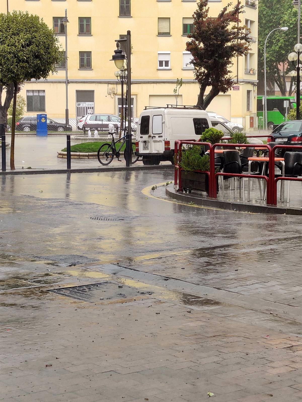 La Aemet amplía hasta las 21 horas de mañana domingo el riesgo amarillo por tormentas en La Rioja