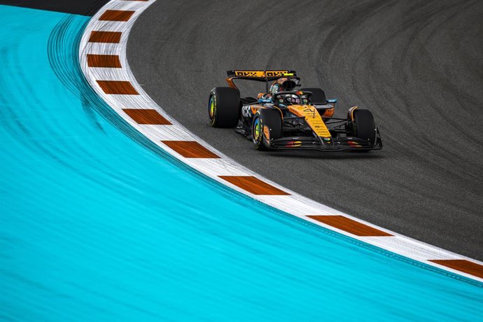 04 NORRIS Lando (gbr), McLaren F1 Team MCL39, em ação durante o Formula 1 Crypto.com Miami Grand Prix 2025, 6ª etapa do Campeonato Mundial de Fórmula 1 da FIA de 2025, de 2 a 4 de maio de 2025, no Miami International Autodrome, em Miami Gardens, Flórida, 