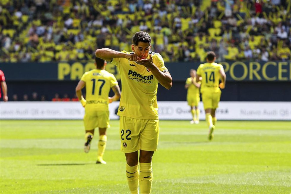 Ayoze Pérez celebra un gol con el Villarreal CF.