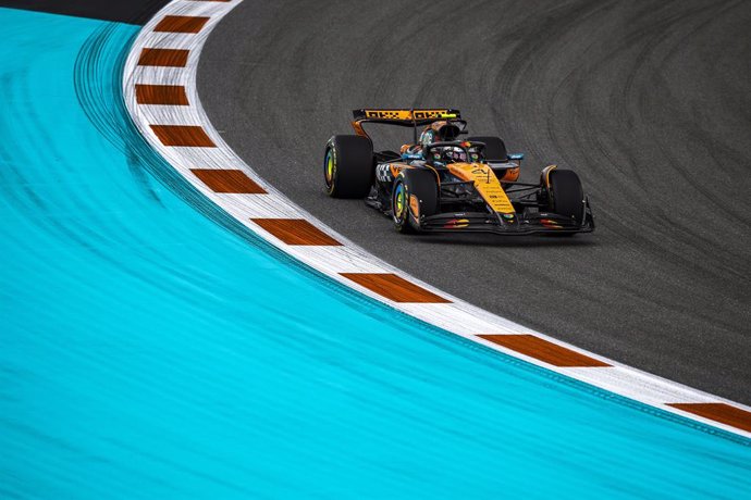 04 NORRIS Lando (gbr), McLaren F1 Team MCL39, action during the Formula 1 Crypto.com Miami Grand Prix 2025, 6th round of the 2025 FIA Formula One World Championship from May 2 to 4, 2025 on the Miami International Autodrome, in Miami Gardens, Florida, Uni