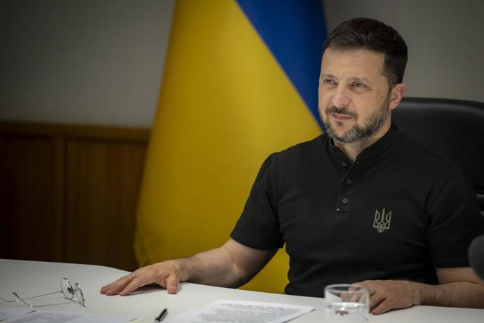 29 de abril de 2025, Kiev, Ucrânia: O presidente ucraniano, Volodymyr Zelenskyy, faz comentários por videoconferência na 10ª sessão plenária da Iniciativa dos Três Mares, em 29 de abril de 2025, em Kiev, na Ucrânia.