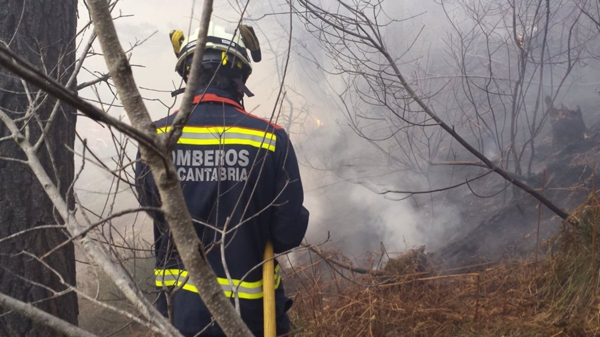 Cantabria amanece sin incendios y la alerta solo permanece activa en dos comarcas