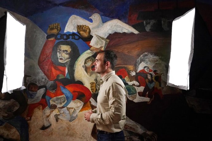 El coordinador general de IU Andalucía, Toni Valero, posa para una entrevista concedida a Europa Press. (Foto de archivo).