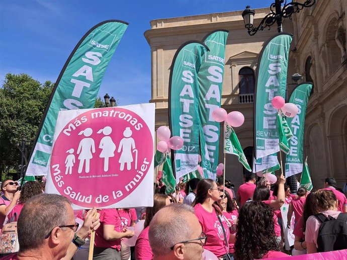 Manifestación para pedir más matronas en mayo de 2024.