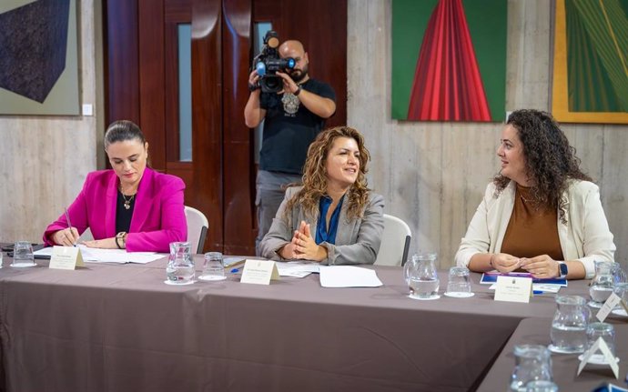 Ponen en marcha en La Gomera una red de talentos del sector de la moda para fomentar la formación y comercialización