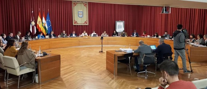 Archivo - Pleno del Ayuntamiento de Logroño de abril de 2025