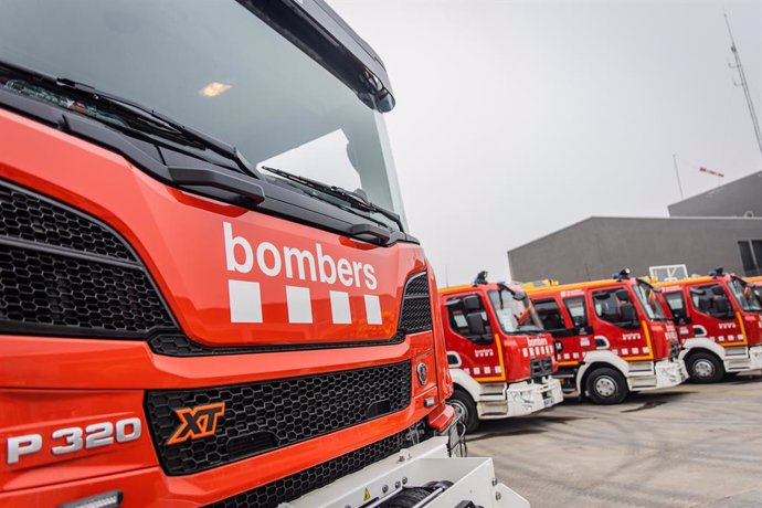 Archivo - Los primeros nuevos vehículos dels Bombers de la Generalitat, que forman parte de un paquete de 77 unidades que llegarán a lo largo de 2024 y hasta abril de 2025.