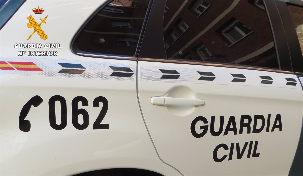 Muere un joven de 18 años en un choque frontal entre dos turismos en la parroquia de Cenero (Gijón)