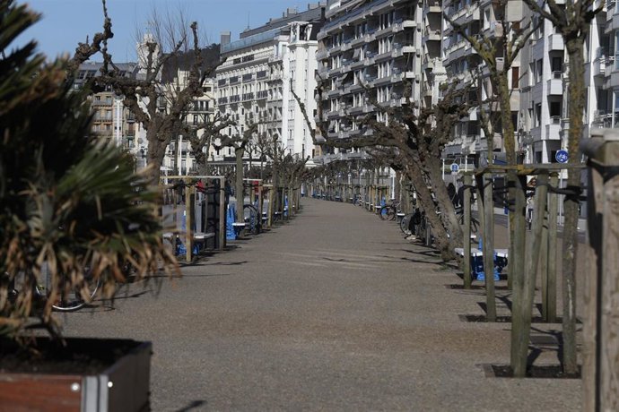 Archivo -  Playa de la Concha en San Sebastián