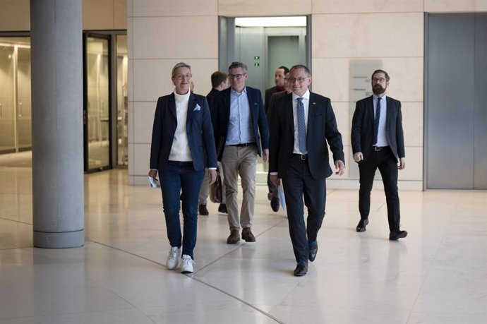 Archivo - March 12, 2025, Berlin, Berlin, Deutschland: Alice Weidel und Tino Chrupalla beim Pressestatement zur Fraktionssitzung der AfD-Bundestagsfraktion im Reichstagsgebäude. Berlin, 12.03.2025