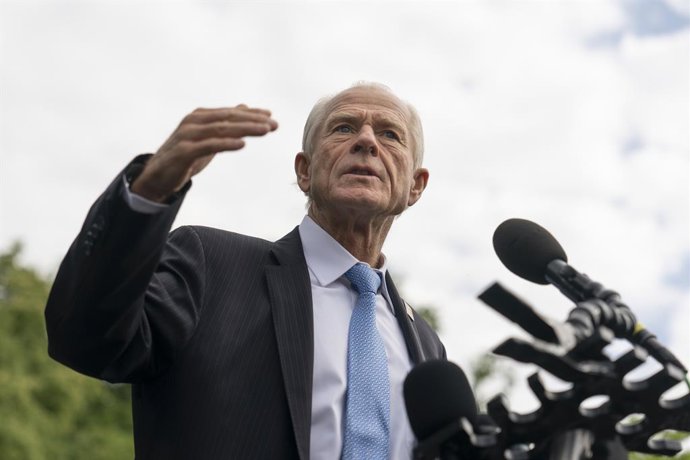 30 de abril de 2025, Washington, Distrito de Columbia, EUA: PETER NAVARRO, Conselheiro Sênior do Presidente para Comércio e Manufatura, fala à mídia na Casa Branca. Navarro minimizou a queda no produto interno bruto dos EUA no último trimestre
