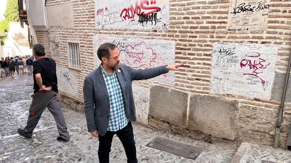 Una visita del edil Juanjo Ibáñez al barrio.