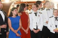 La Reina Letizia acompaña a Leonor en una recepción en el Juan Sebastián Elcano en Panamá