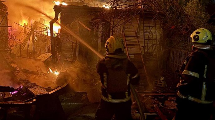 Ataque russo a Kiev, Ucrânia, em 4 de maio de 2025