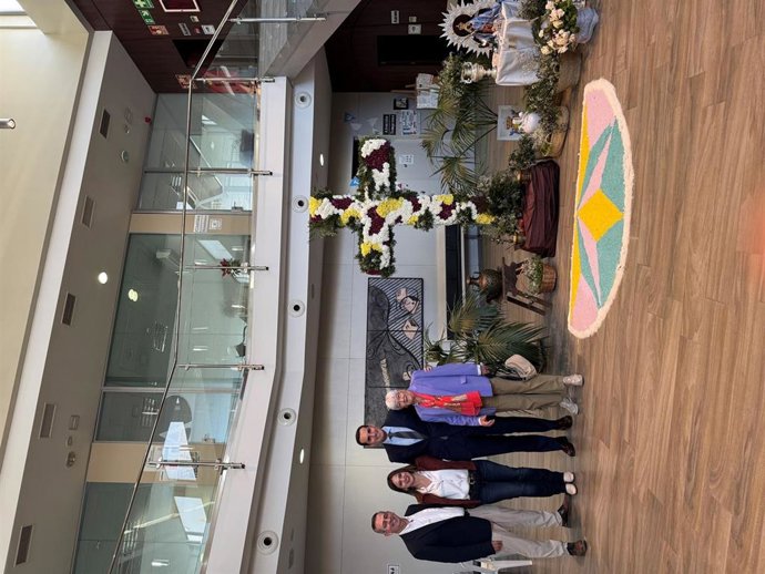 El vicepresidente primero de la Diputación de Jaén y diputado de Relaciones Institucionales, Juan Latorre, ha visitado la sede de la asociación Aprompsi