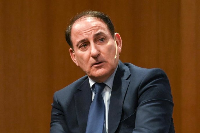 El presidente de la CEA, Javier González de Lara, durante los Desayunos Informativos de Europa Press Andalucía. A 7 de abril de 2025 en Sevilla, Andalucía (España). 