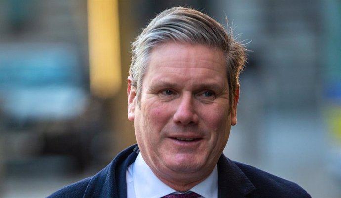 Archivo - January 17, 2022, London, England, United Kingdom: Labour Party leader KEIR STARMER is seen outside Global StudÄos before participating in a  phone-in at LBC Radio.