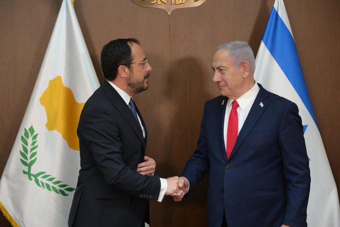 O presidente do Chipre, Nikos Christodoulidis, e o primeiro-ministro israelense Benjamin Netanyahu