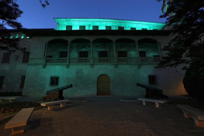 El Consolat de Mar se ilumina de verde por el Palma Futsal, tricampeón de Europa