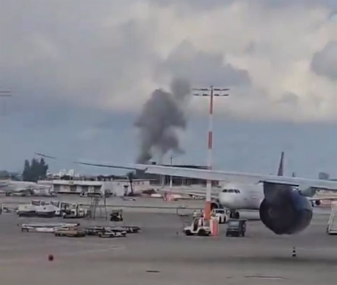 TEL AVIV, May 4, 2025  -- This video grab shows smoke rising after a missile hit Ben Gurion International Airport in Tel Aviv, Israel, May 4, 2025.   A missile launched by Yemen's Houthi forces struck Israel's Ben Gurion International Airport on Sunday, i