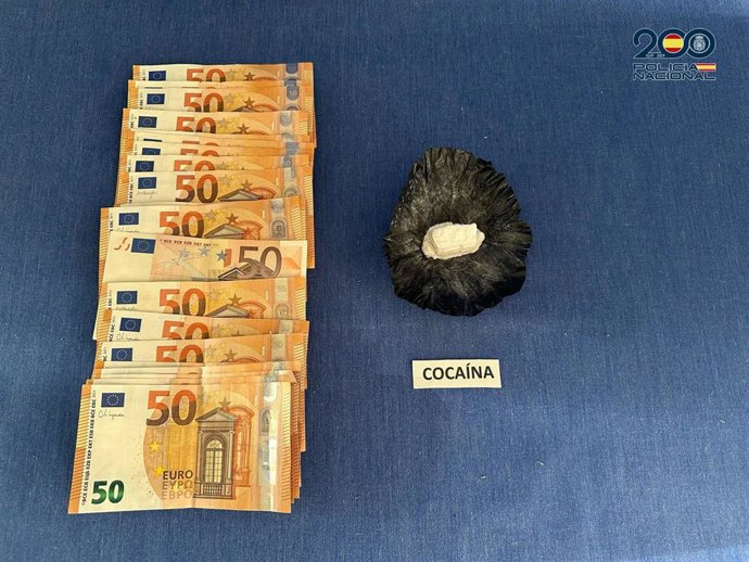 Detenido en Logroño tras caérsele una bolsa con 10 gramos de cocaína que llevaba oculta en el calcetín