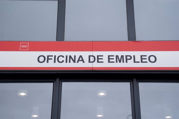 Archivo - Exterior de la nueva oficina de empleo.