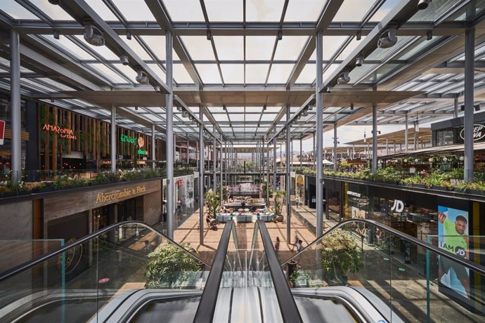 Archivo - El centre comercial La Maquinista 