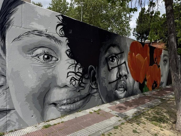 Pintadas nazis en Parla