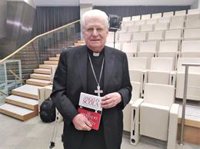 Angelo Scola, arzobispo emérito de Milán, no elector, amigo de Benedicto XVI y segundo en el Cónclave de 2013