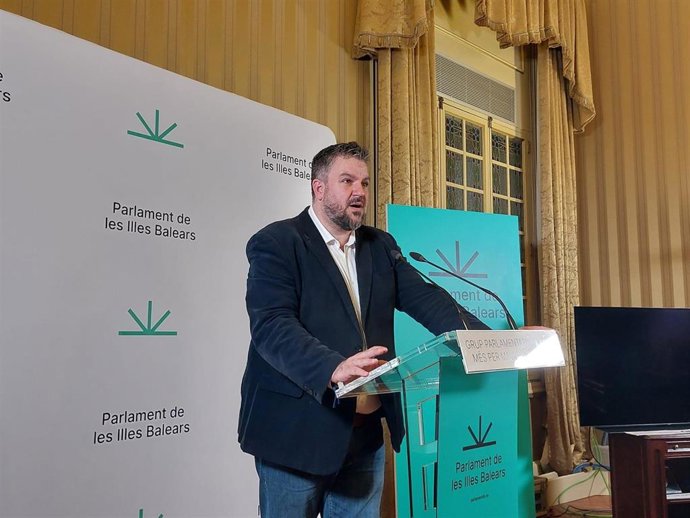 El portavoz parlamentario de MÉS, Lluís Apesteguia