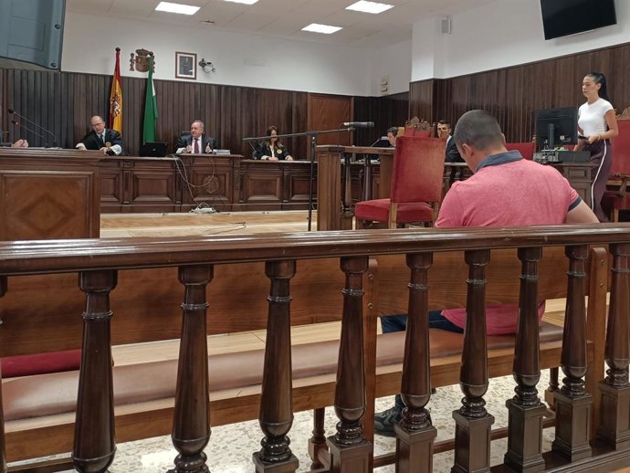 Audiência oral contra o homem condenado por distribuir e gerar material de pedofilia em Almería.
