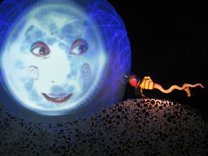 Este espectáculo para toda la familia se estrenó hace más de 15 años y ahora, tras su reestreno en febrero, vuelve a las tablas del teatro malagueño con un elenco renovado, nuevo diseño de iluminación y nuevos números musicales