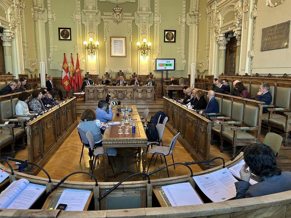 Archivo - Pleno del Ayuntamiento de Valladolid.