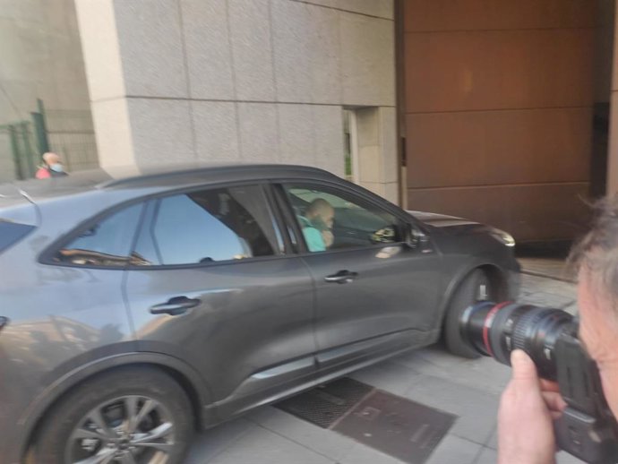 Llegada de un coche al juzgado con la detenida