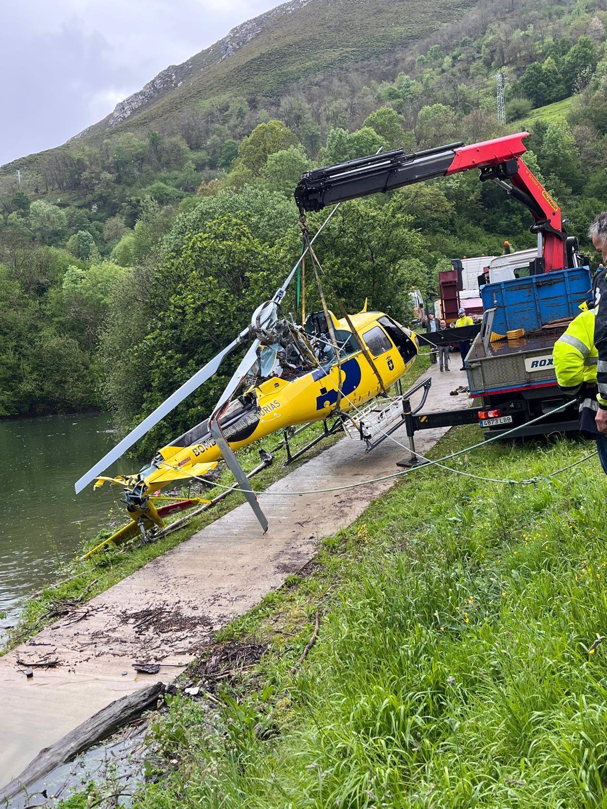 Asturias repondrá  inmediatamente  el helicóptero que se hundió en el embalse de Tanes