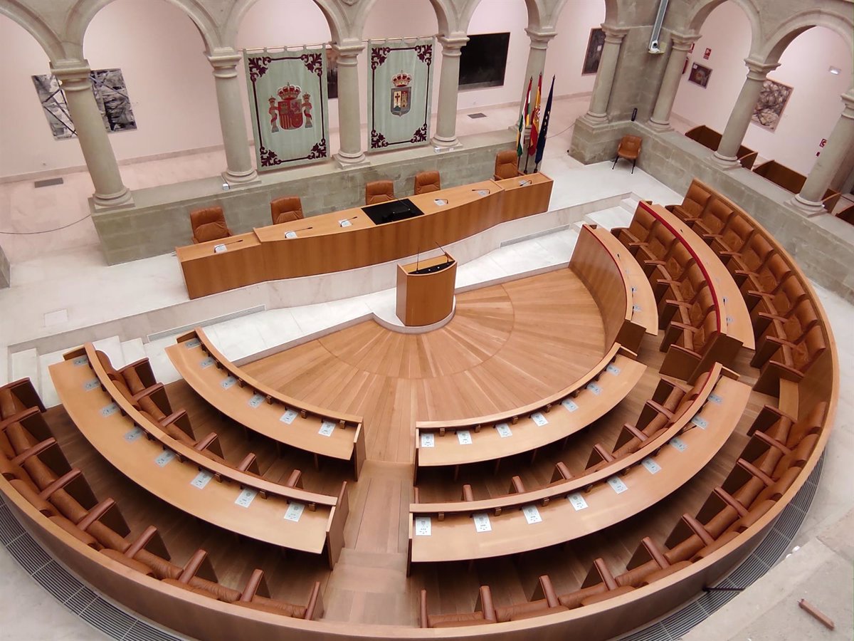 Los grupos parlamentarios PSOE e IU interpelarán al presidente del Gobierno riojano por su gestión el día del apagón
