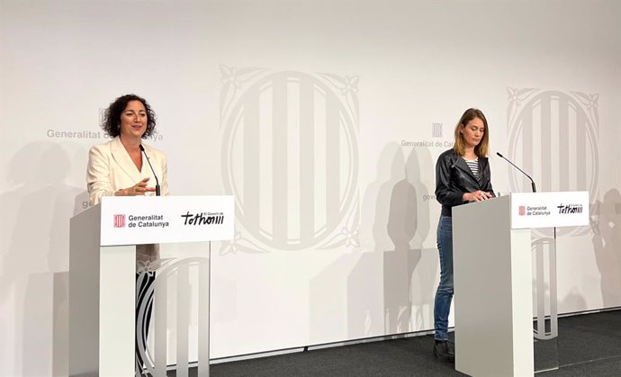 La consellera d'Economia i Finances de la Generalitat, Alícia Romero, i la líder dels Comuns al Parlament, Jéssica Albiach