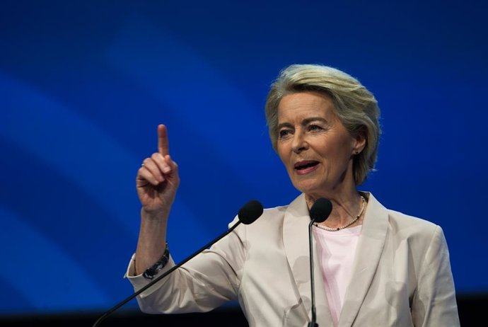 A Presidente da Comissão Europeia, Ursula Von Der Leyen, durante o Congresso do Partido Popular Europeu (PPE), na Feria de Valencia, em 29 de abril de 2025, em Valencia, Valencia (Espanha). O Congresso do Partido Popular Europeu (PPE) começa na terça-feir