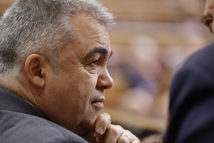 Archivo - El secretario de Organización del PSOE, Santos Cerdán, durante una sesión de control al Gobierno, en el Congreso de los Diputados.