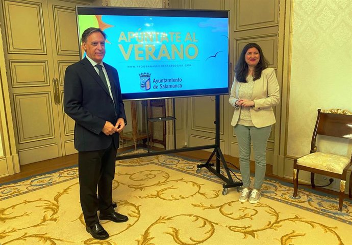 Presentación de los programas 'Apúntate al Verano' y 'Concilia Verano' del Ayuntamiento de Salamanca.
