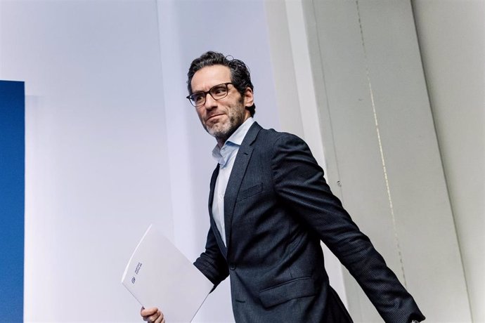 Archivo - El portavoz del PP, Borja Sémper, a su llegada a una rueda de prensa en la sede nacional del partido.
