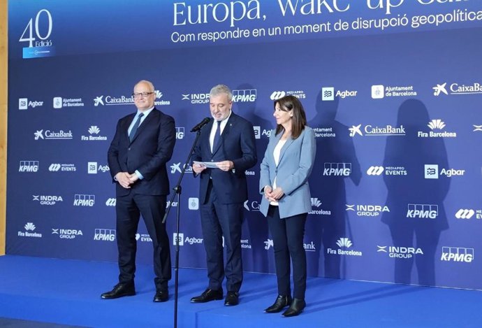 El alcalde de Barcelona, Jaume Collboni; la alcaldesa de París, Anne Hidalgo, y el alcalde de Roma, Roberto Gualtieri, en declaraciones en la 40 Reunión del Cercle