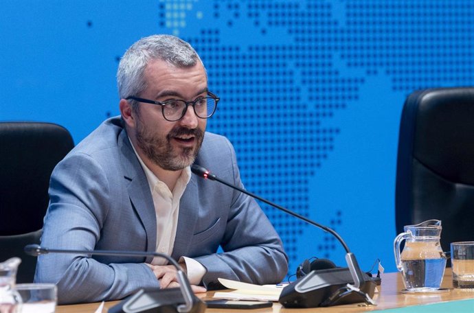 El secretario de estado de Sanidad, Javier Padilla, durante el Encuentro Informativo de Europa Press con Roche, en el Hotel Hyatt Regency Hesperia Madrid, a 5 de mayo de 2025, en Madrid (España).