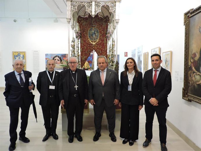 La Casa de la Provincia de la Diputación de Sevilla acogió la tarde del pasado viernes, 2 de mayo, dos citas vinculadas a la Hermandad de la Asunción de Cantillana.